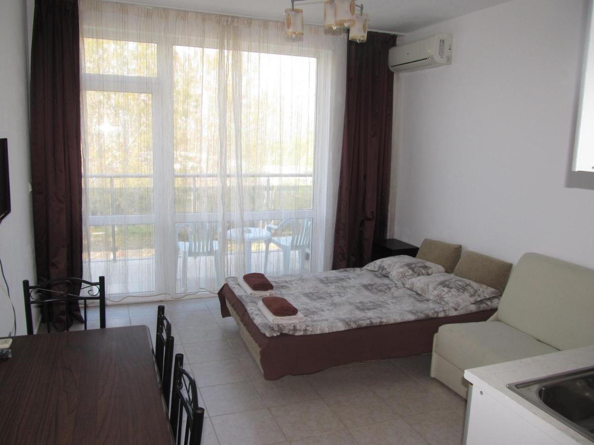 Apartments And Studios In Cote D'Azure Слънчев бряг Екстериор снимка