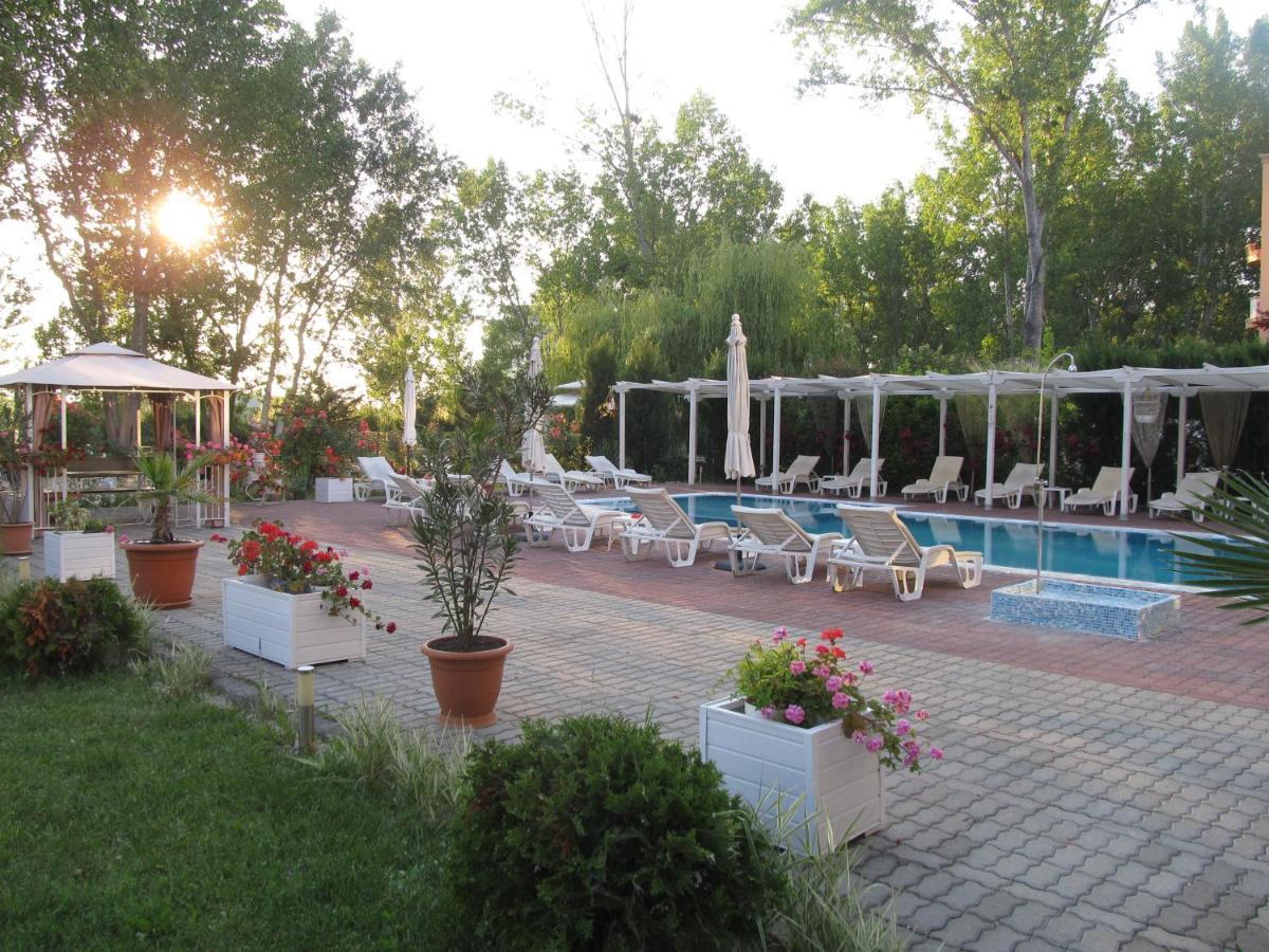 Apartments And Studios In Cote D'Azure Слънчев бряг Екстериор снимка