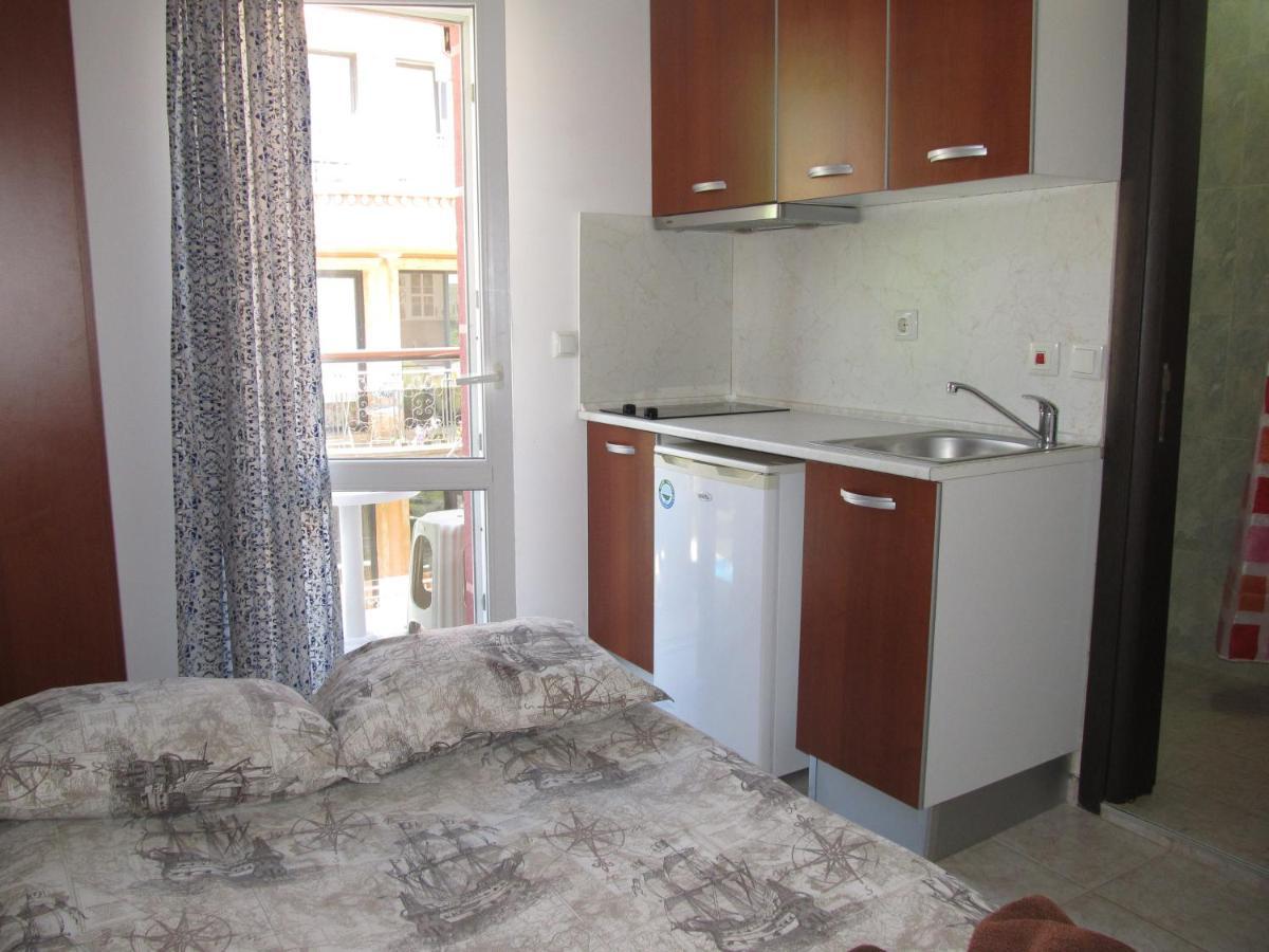 Apartments And Studios In Cote D'Azure Слънчев бряг Екстериор снимка