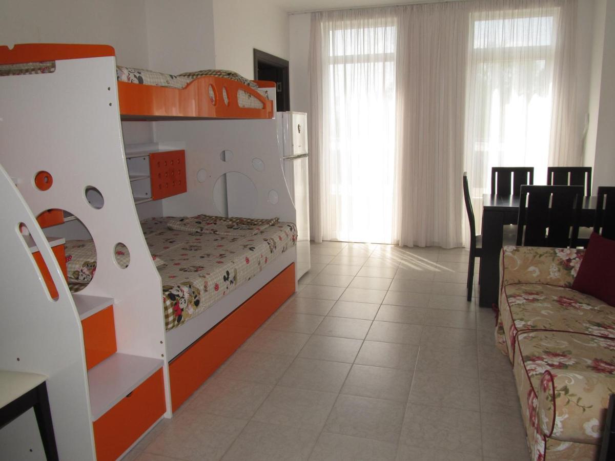 Apartments And Studios In Cote D'Azure Слънчев бряг Екстериор снимка