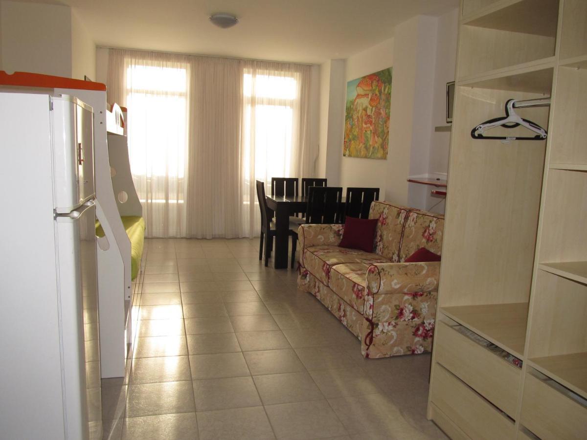 Apartments And Studios In Cote D'Azure Слънчев бряг Екстериор снимка