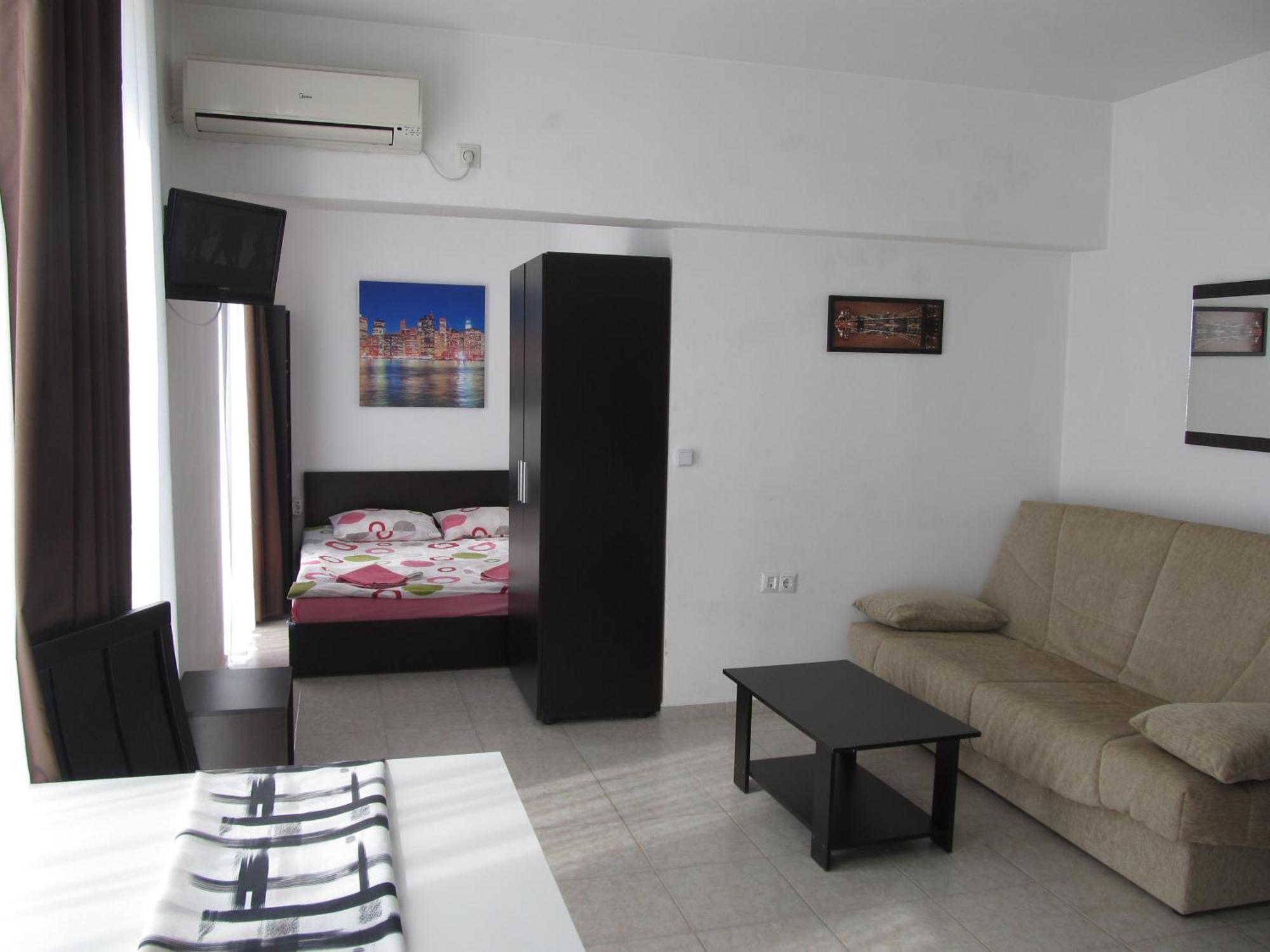 Apartments And Studios In Cote D'Azure Слънчев бряг Екстериор снимка